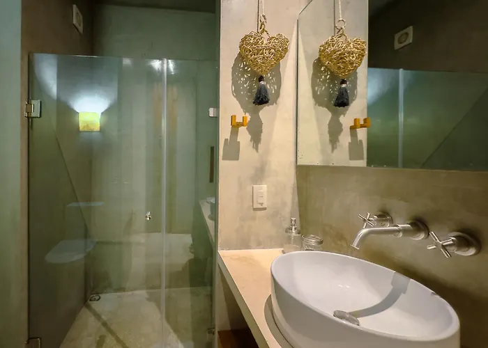 Apartment 107 Private Pool & King Bed Seremonia *